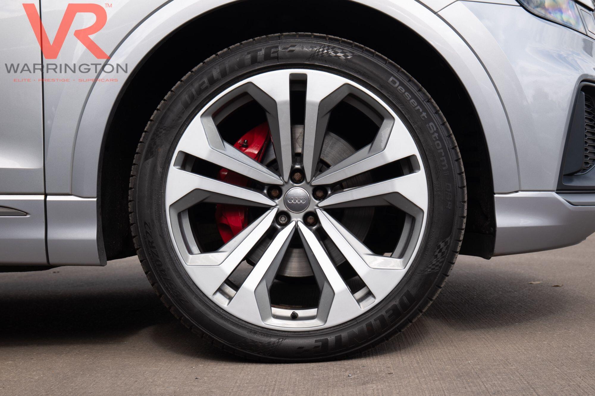 Audi Q8 view 39