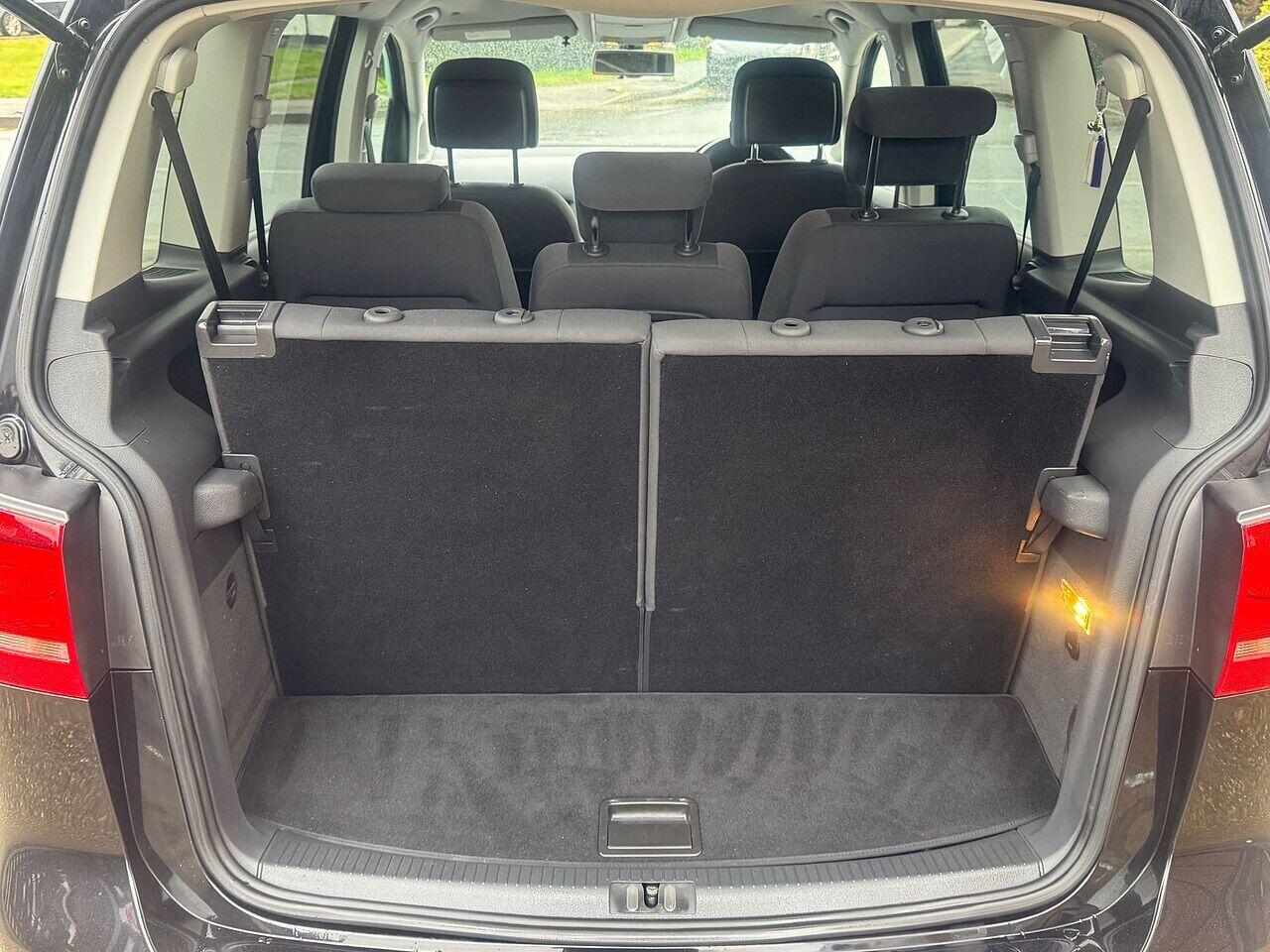 Volkswagen Touran view 27