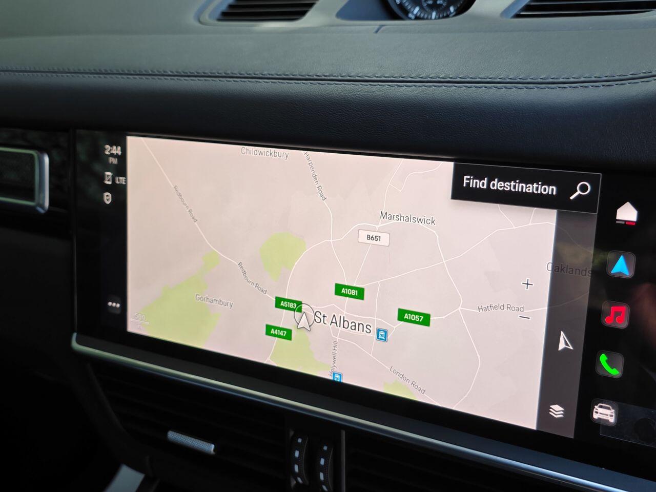 Porsche Cayenne view 40