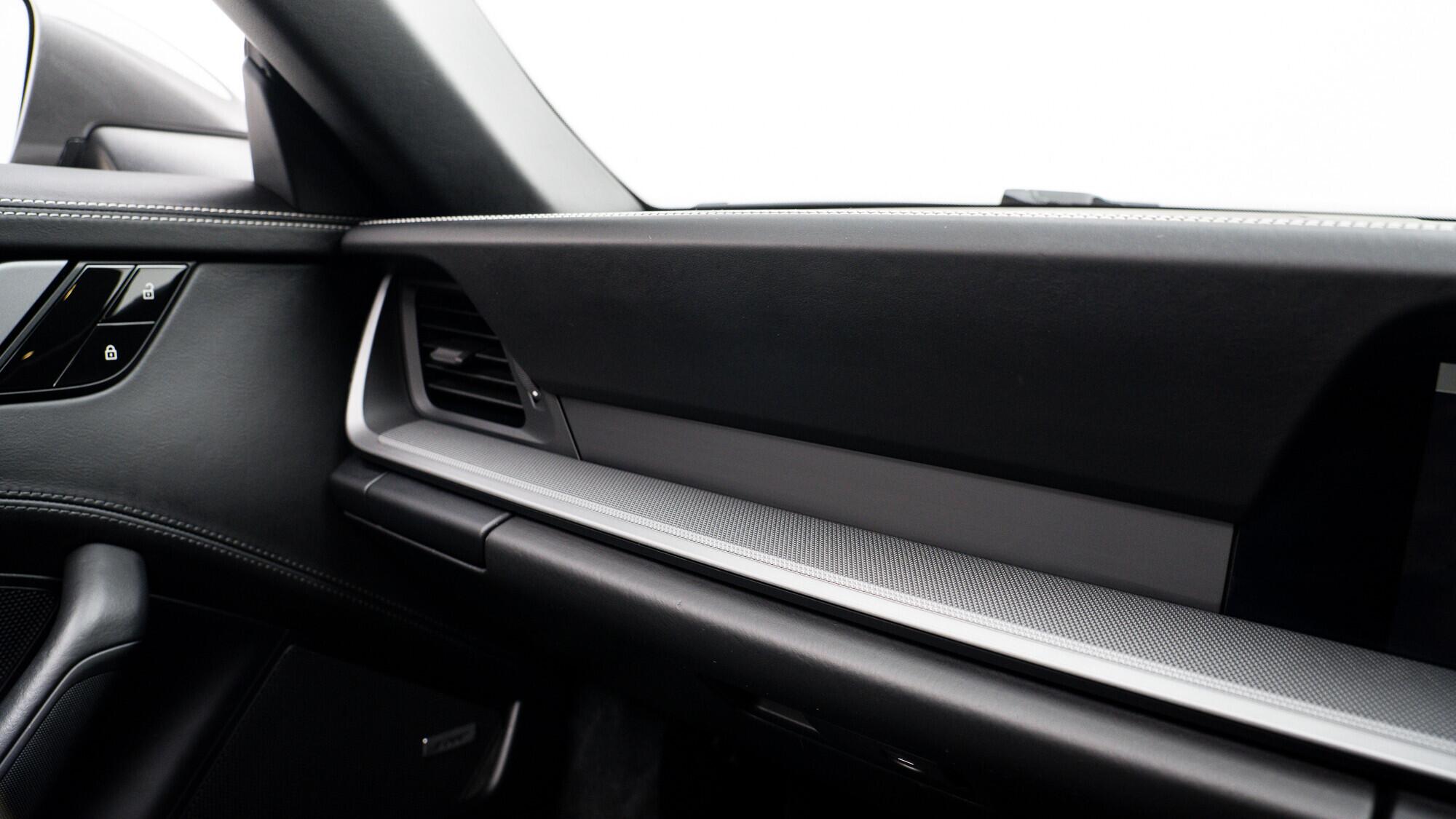 Porsche 911 view 49