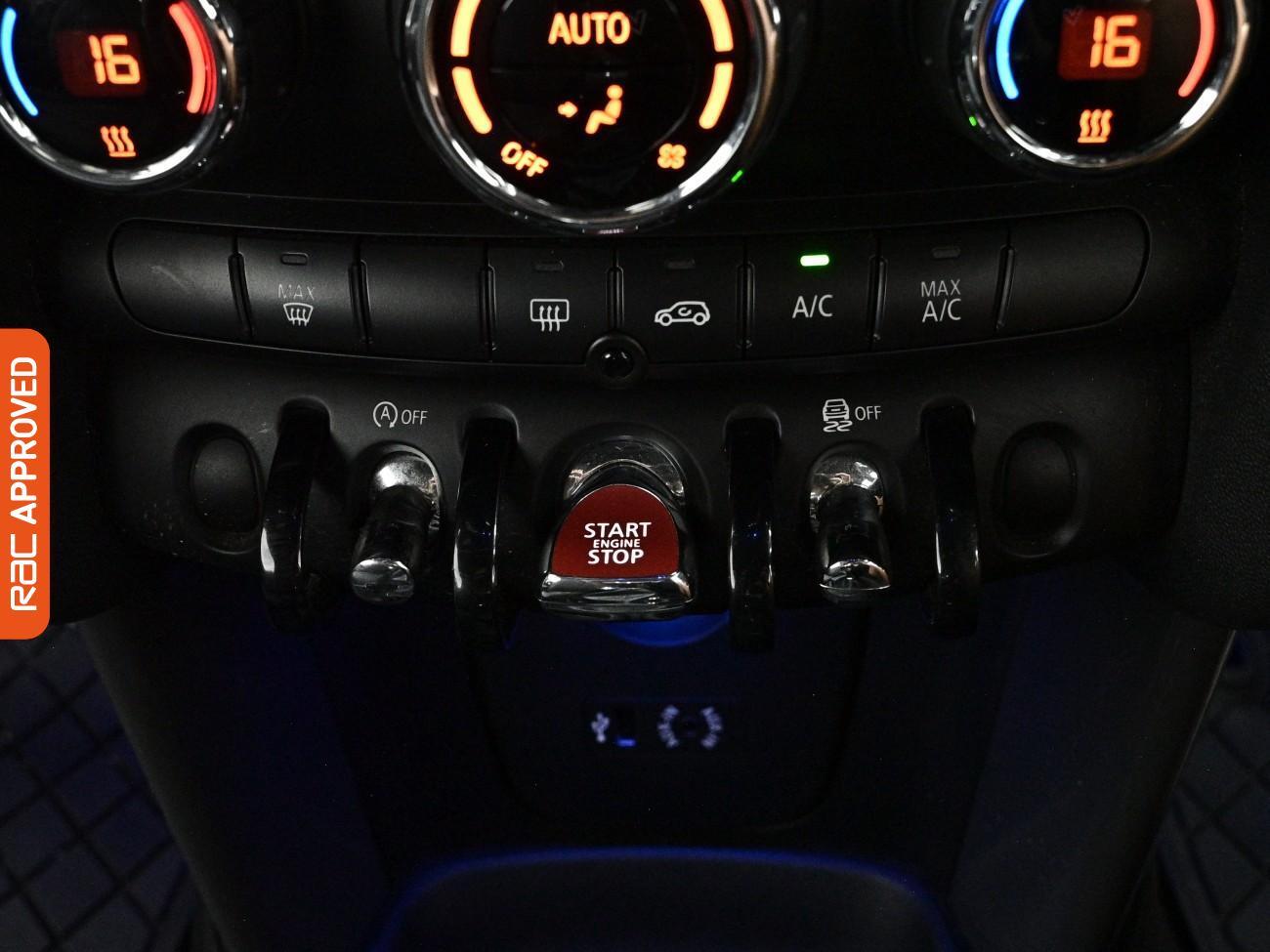 Mini Convertible view 19