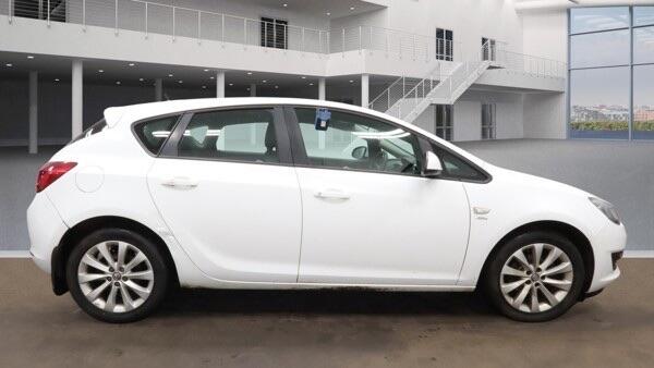 Vauxhall Astra view 5