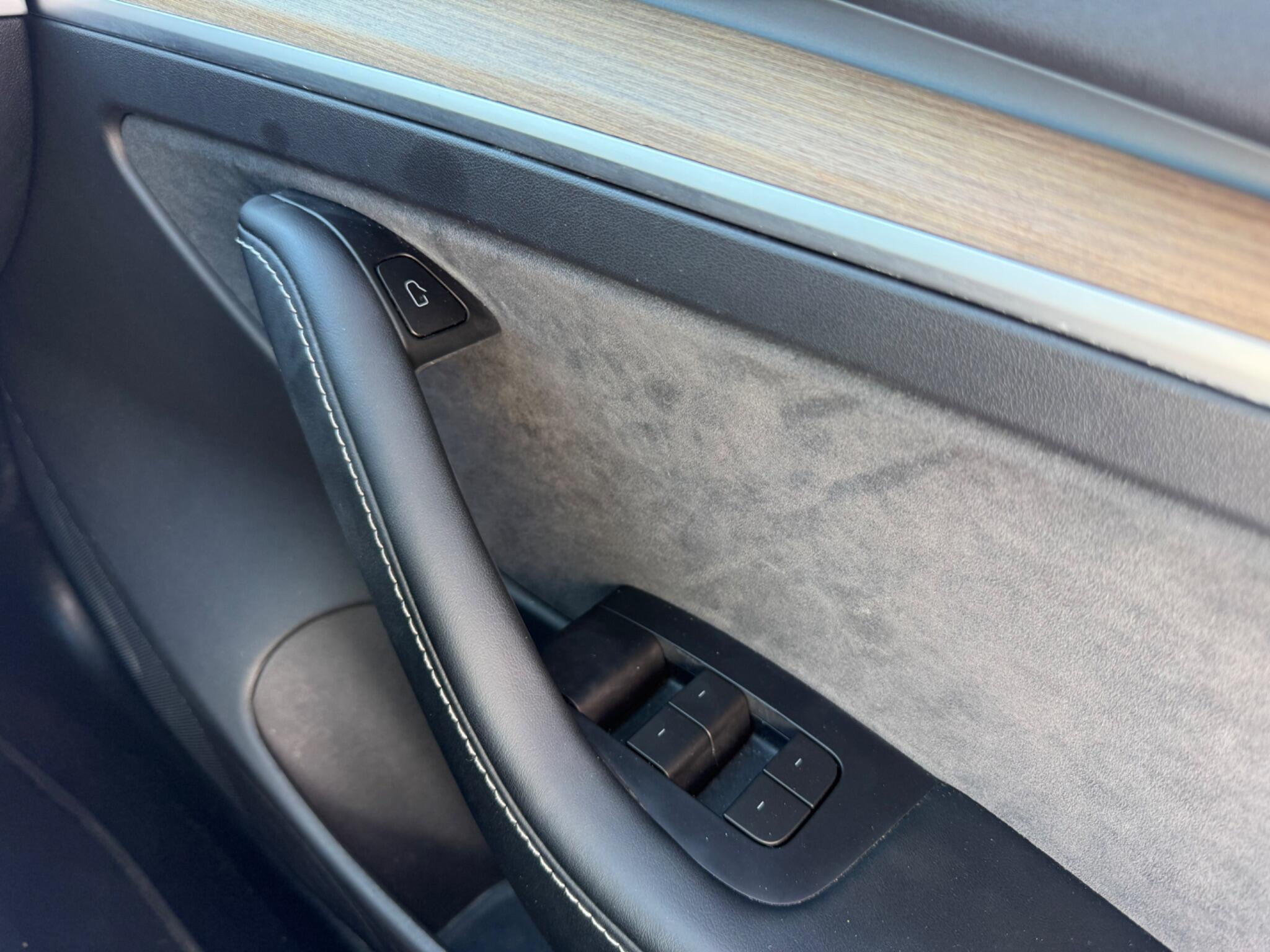 Tesla Model 3 Saloon 4dr Electric Auto RWD (241 bhp) — photo 37 of 114