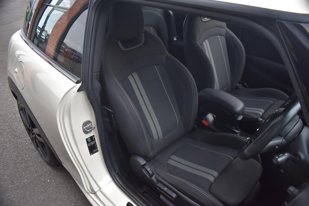 Mini Cooper view 27