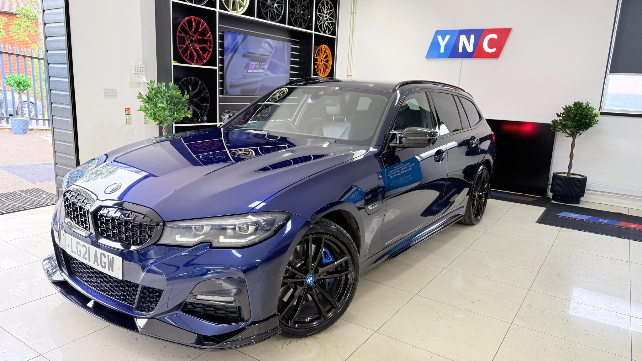 BMW 3 Series view 10