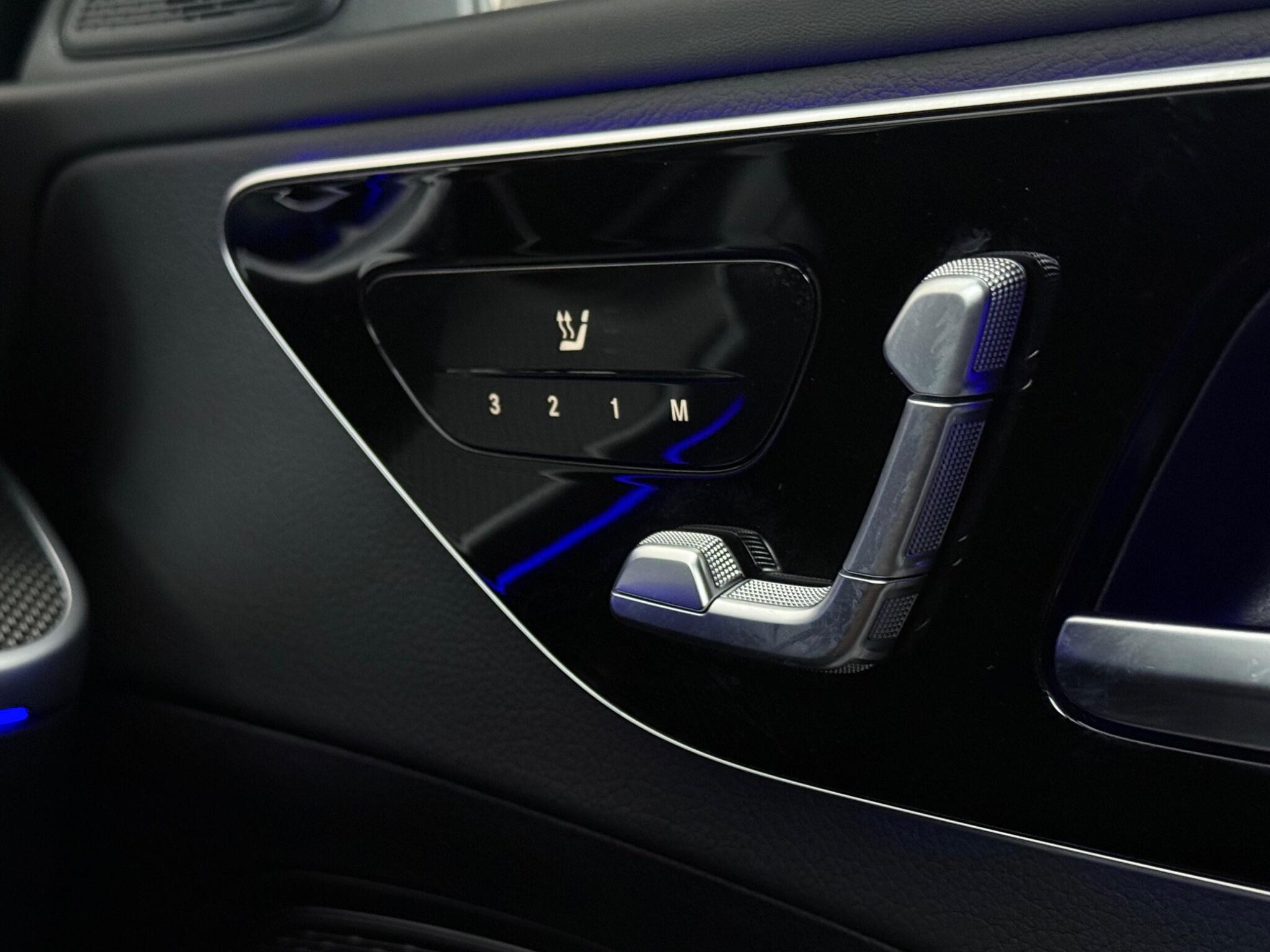 Mercedes-Benz C-Class view 22