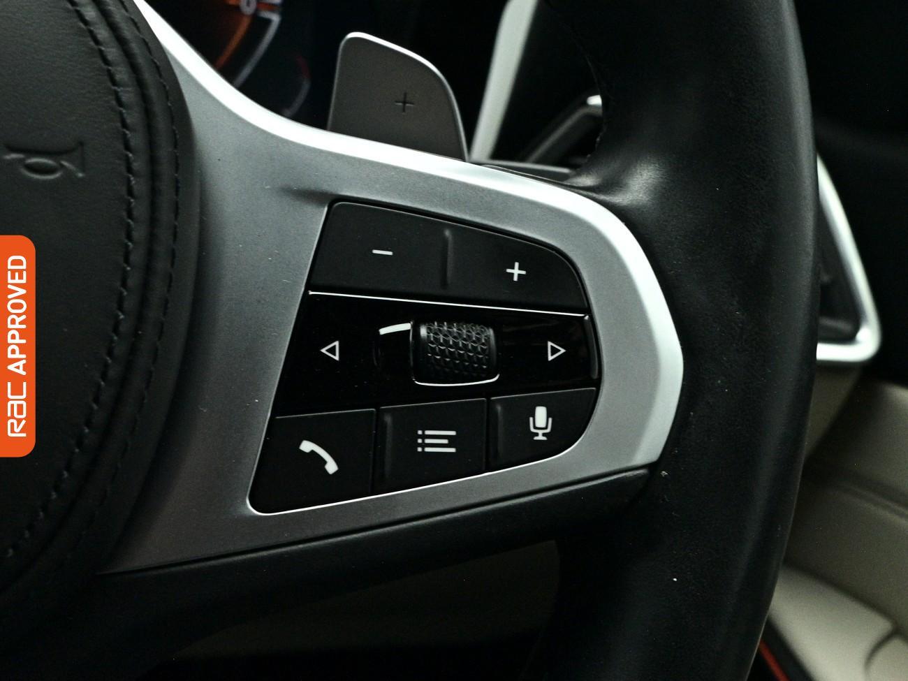 BMW 3 Series view 24