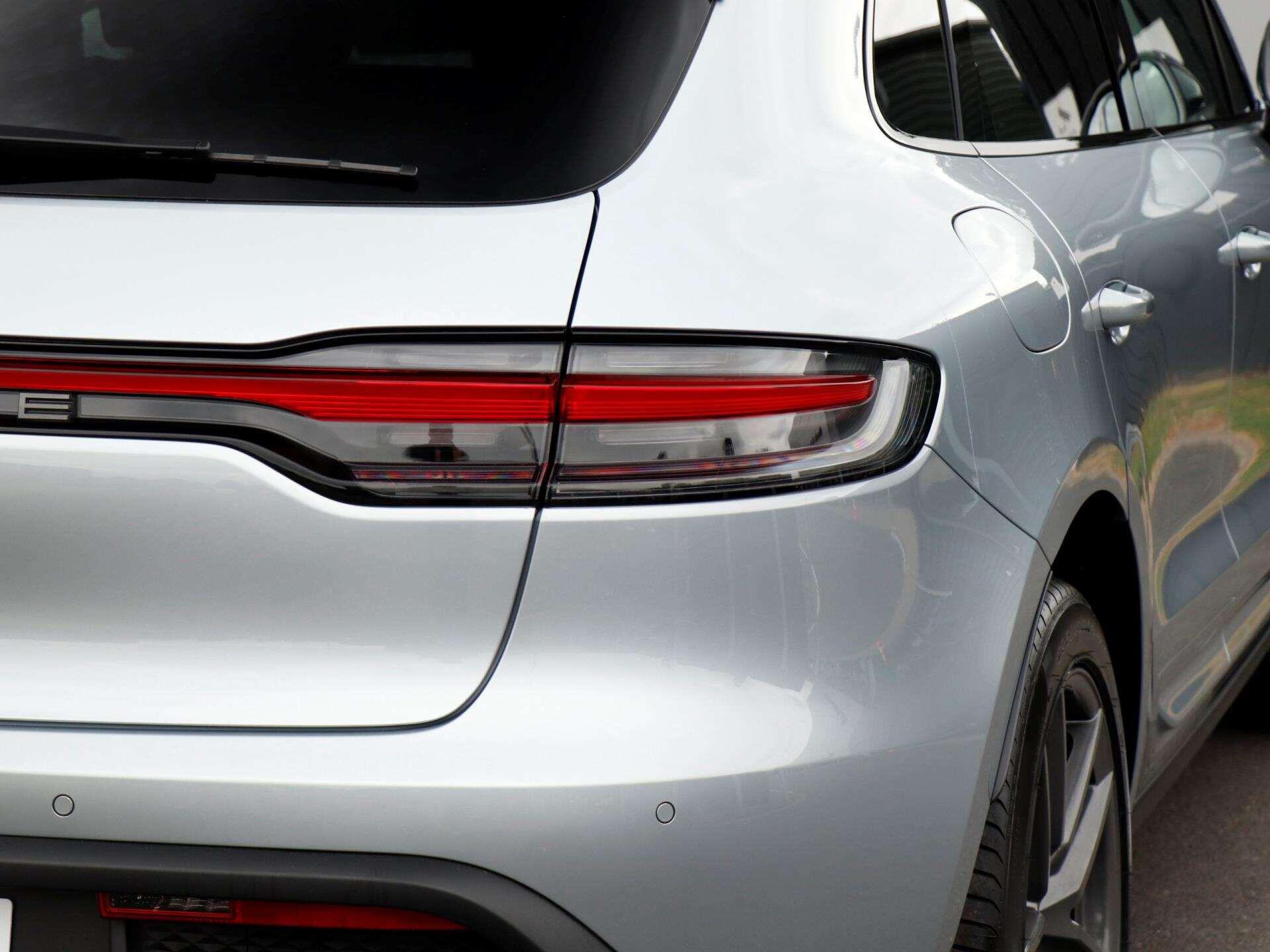 Porsche Macan view 31