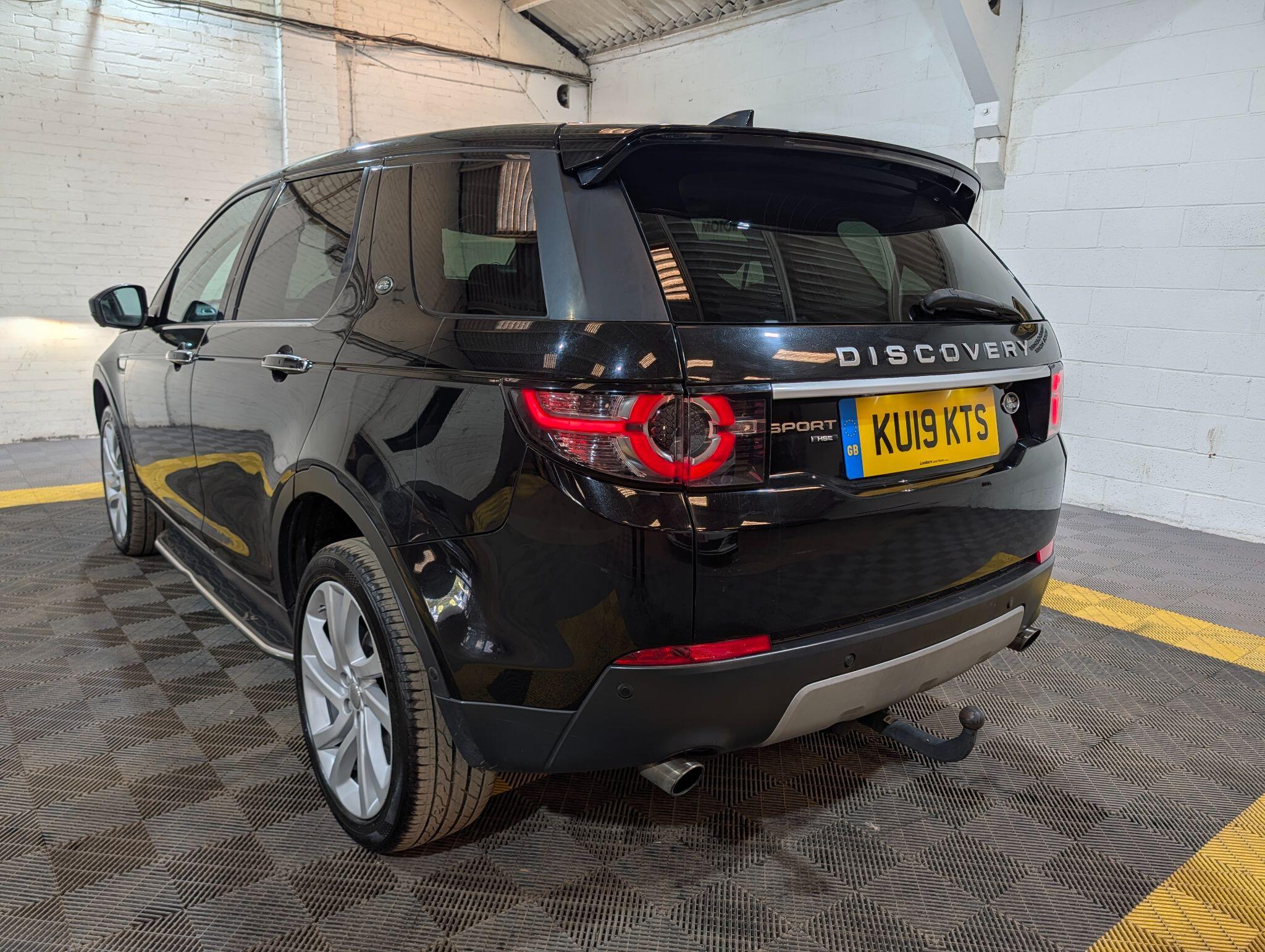 Land Rover Discovery Sport view 8