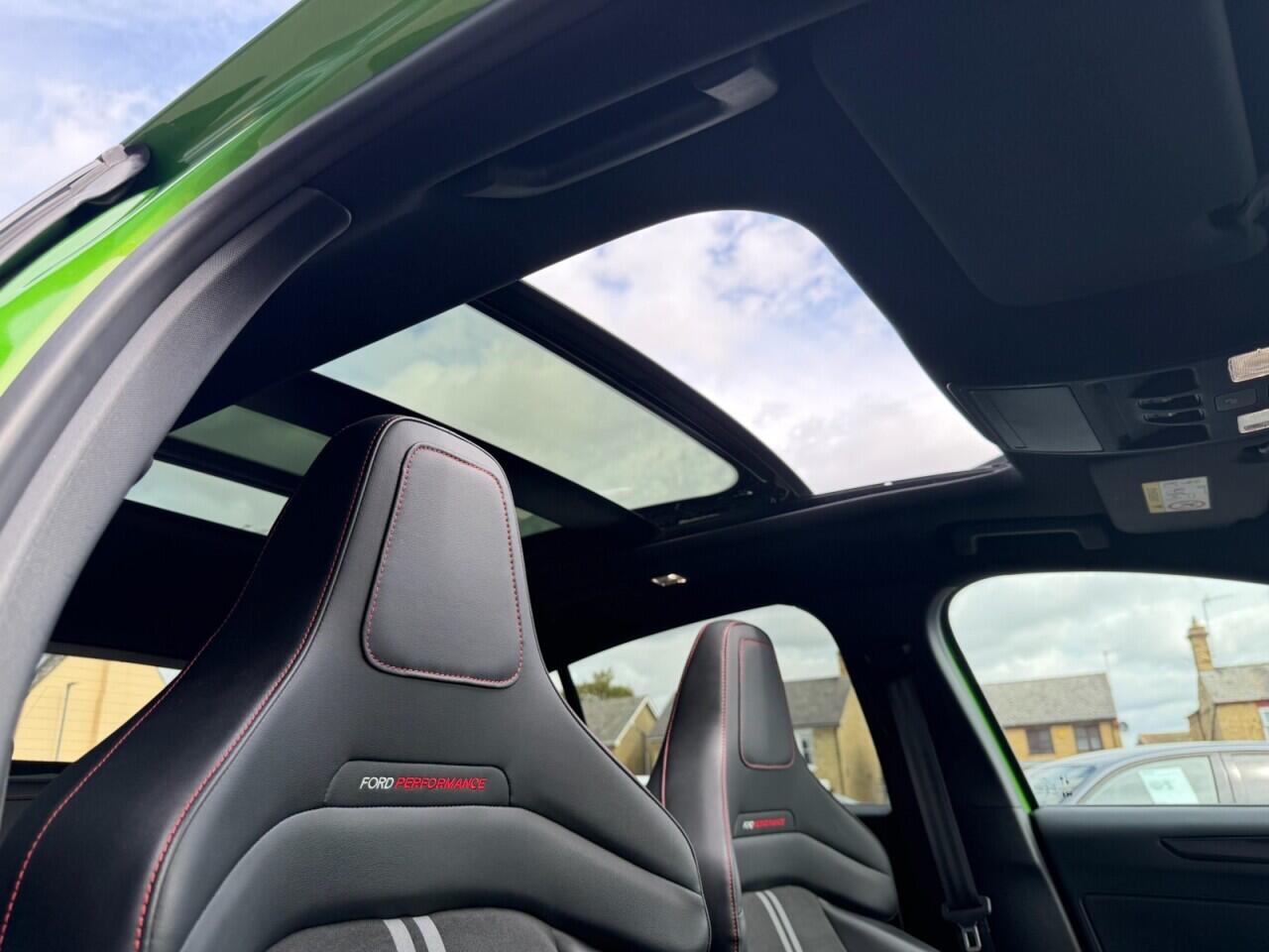 Ford Focus view 13