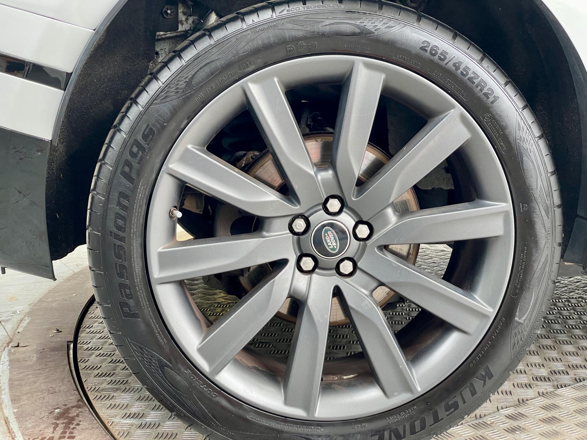 Land Rover Range Rover Velar view 13