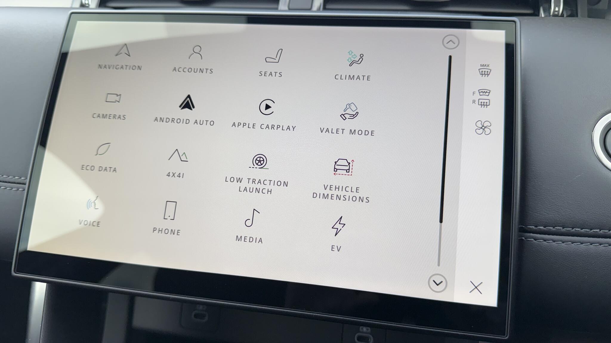 Land Rover Discovery Sport view 46
