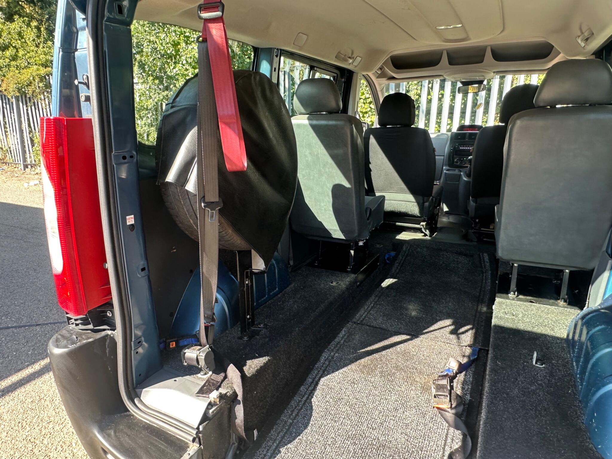 Peugeot Expert Tepee view 10