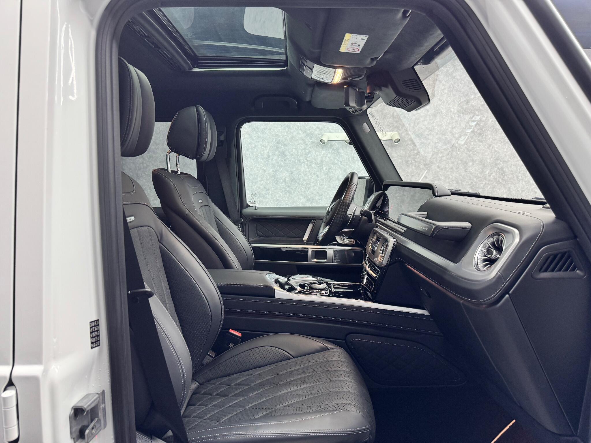 Mercedes-Benz G-Class view 3