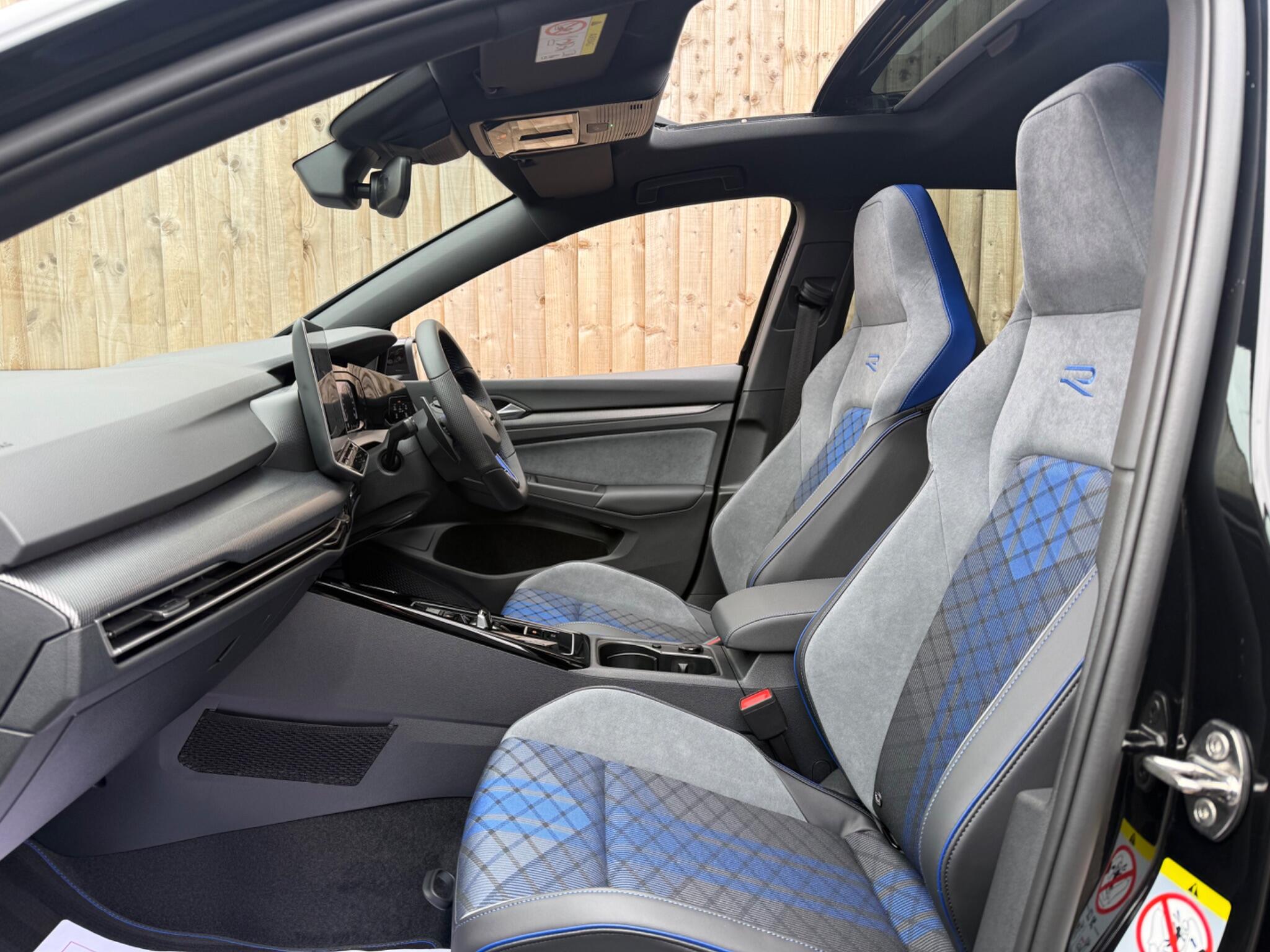 Volkswagen Golf view 8