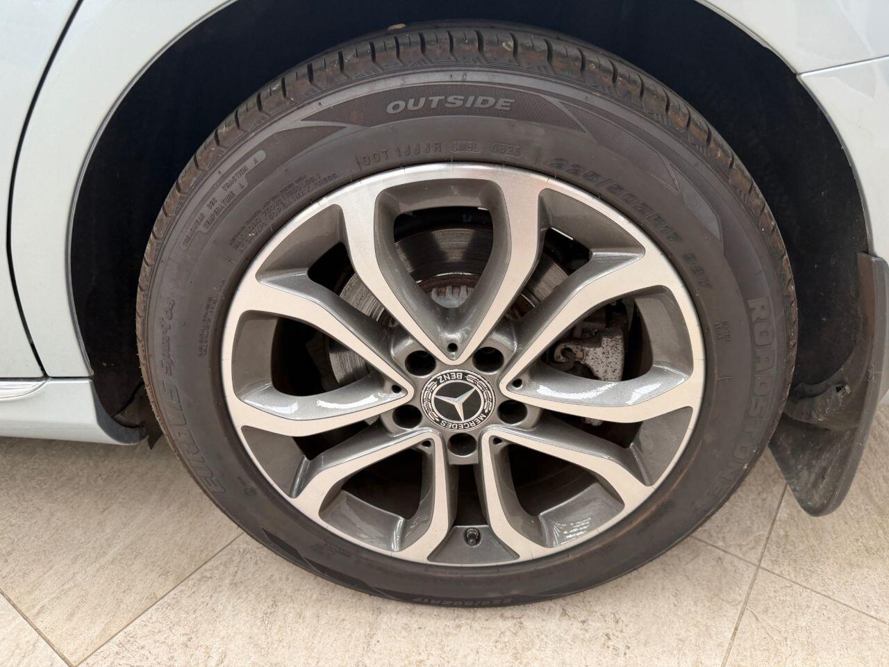 Mercedes-Benz C Class view 12