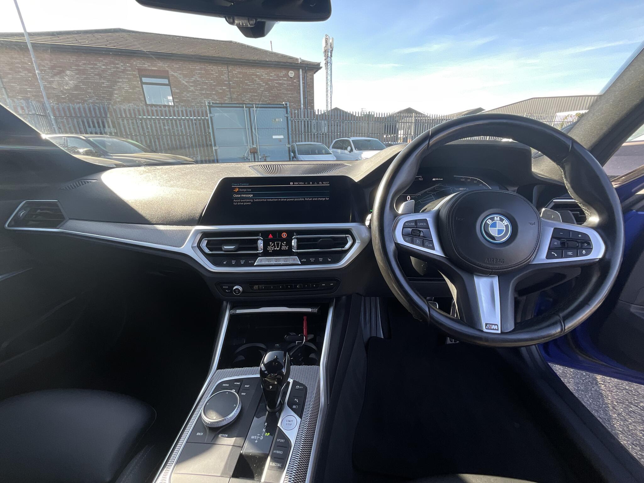 BMW 3 Series view 16