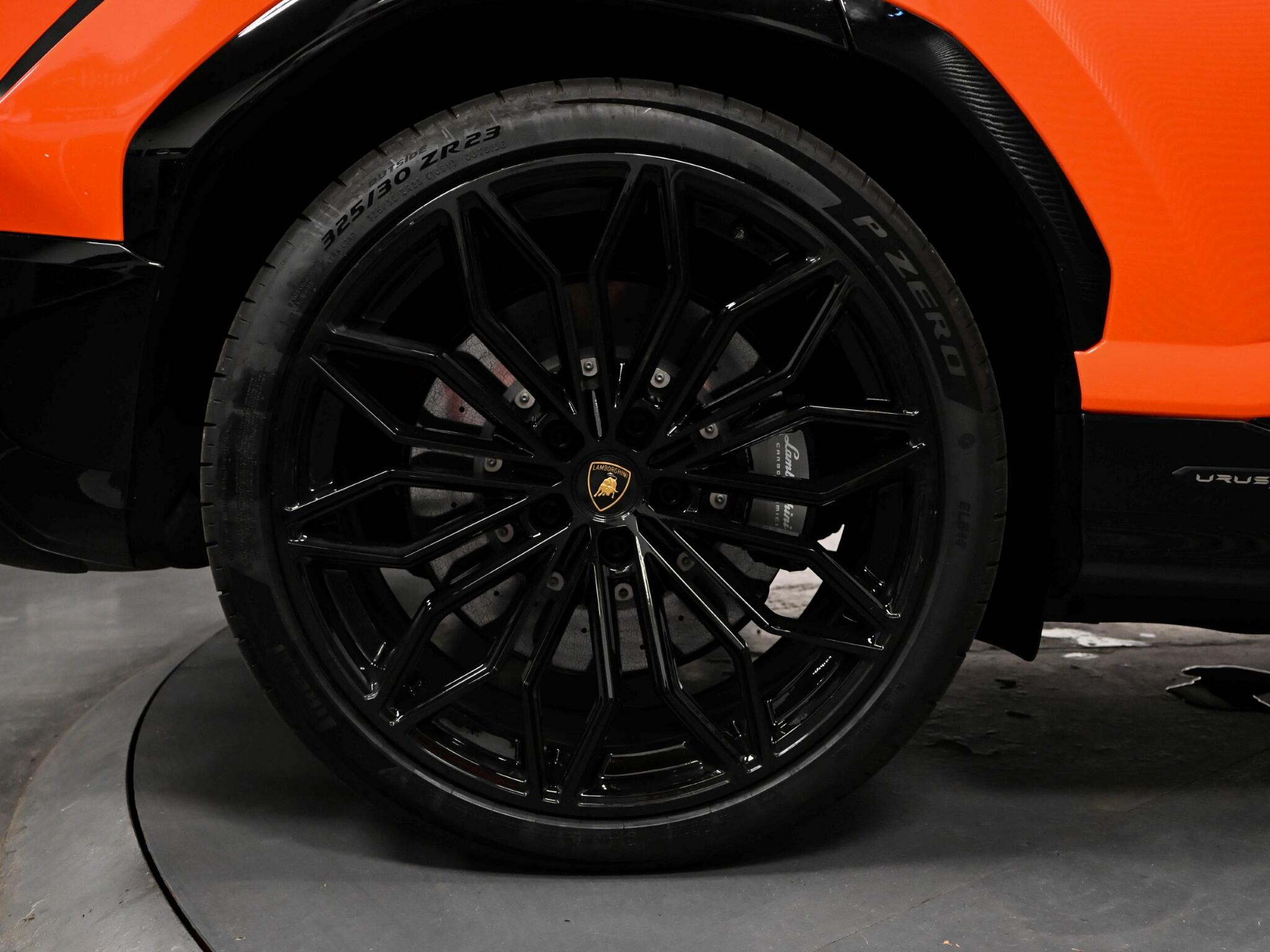 Lamborghini Urus view 81