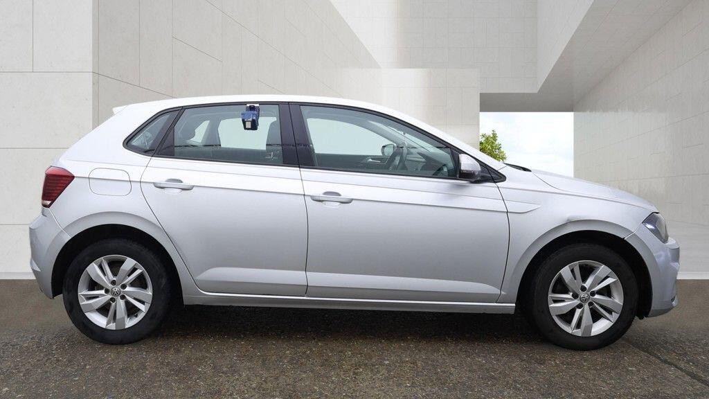 Volkswagen Polo view 2