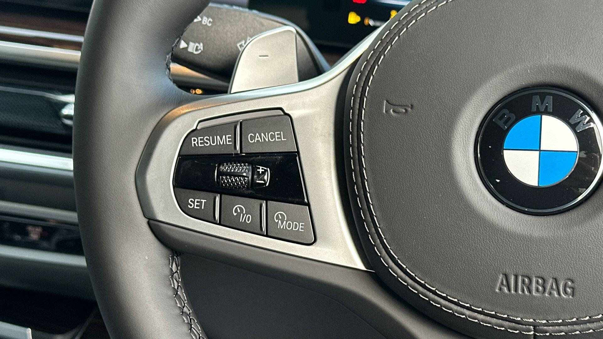 BMW X7 view 17