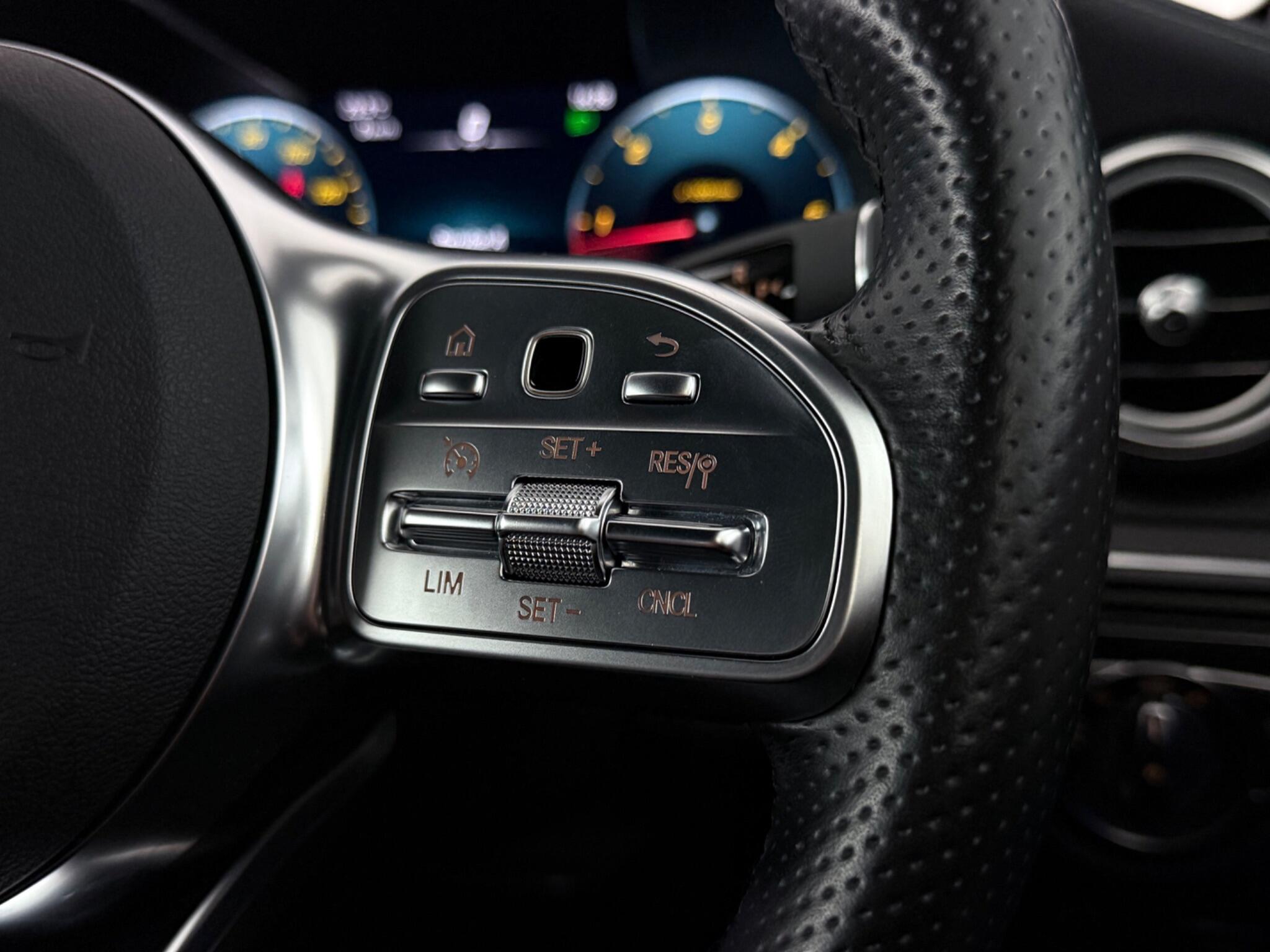 Mercedes-Benz C-Class view 20