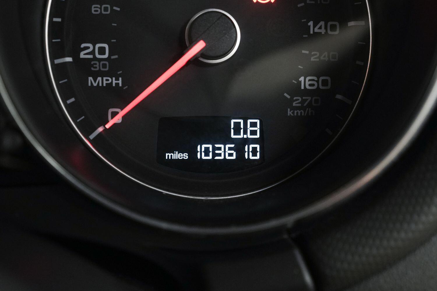 Audi TT view 24