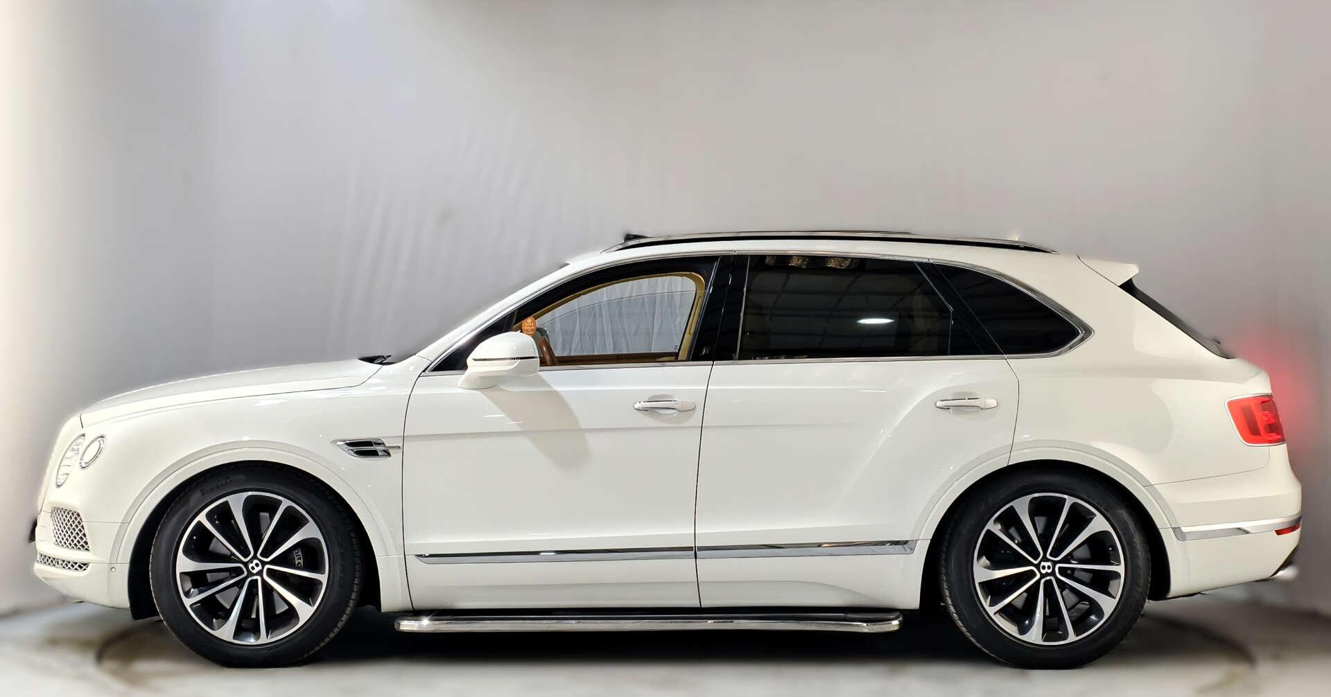 Bentley Bentayga view 15