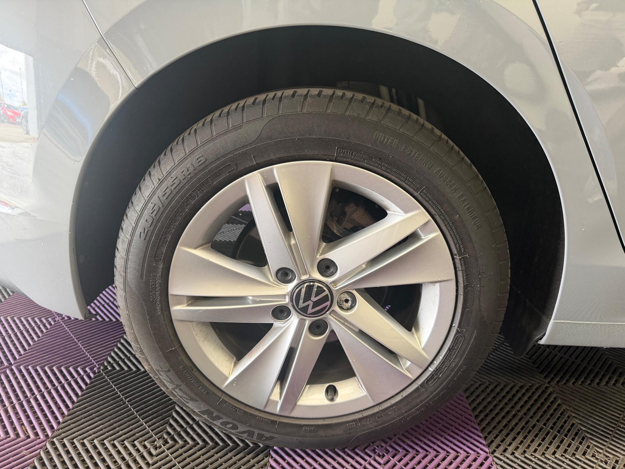 Volkswagen Golf view 32