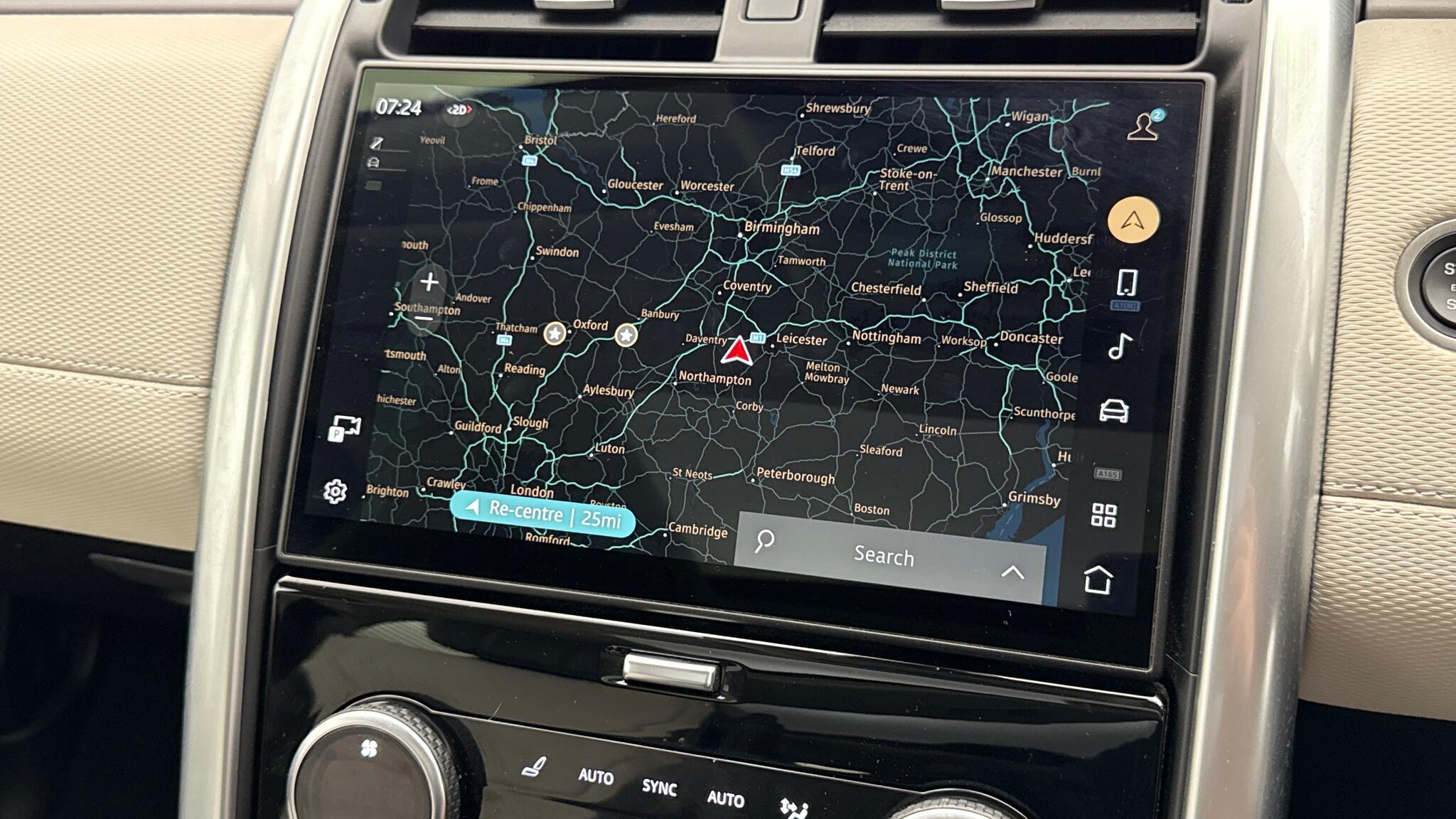 Land Rover Discovery view 11