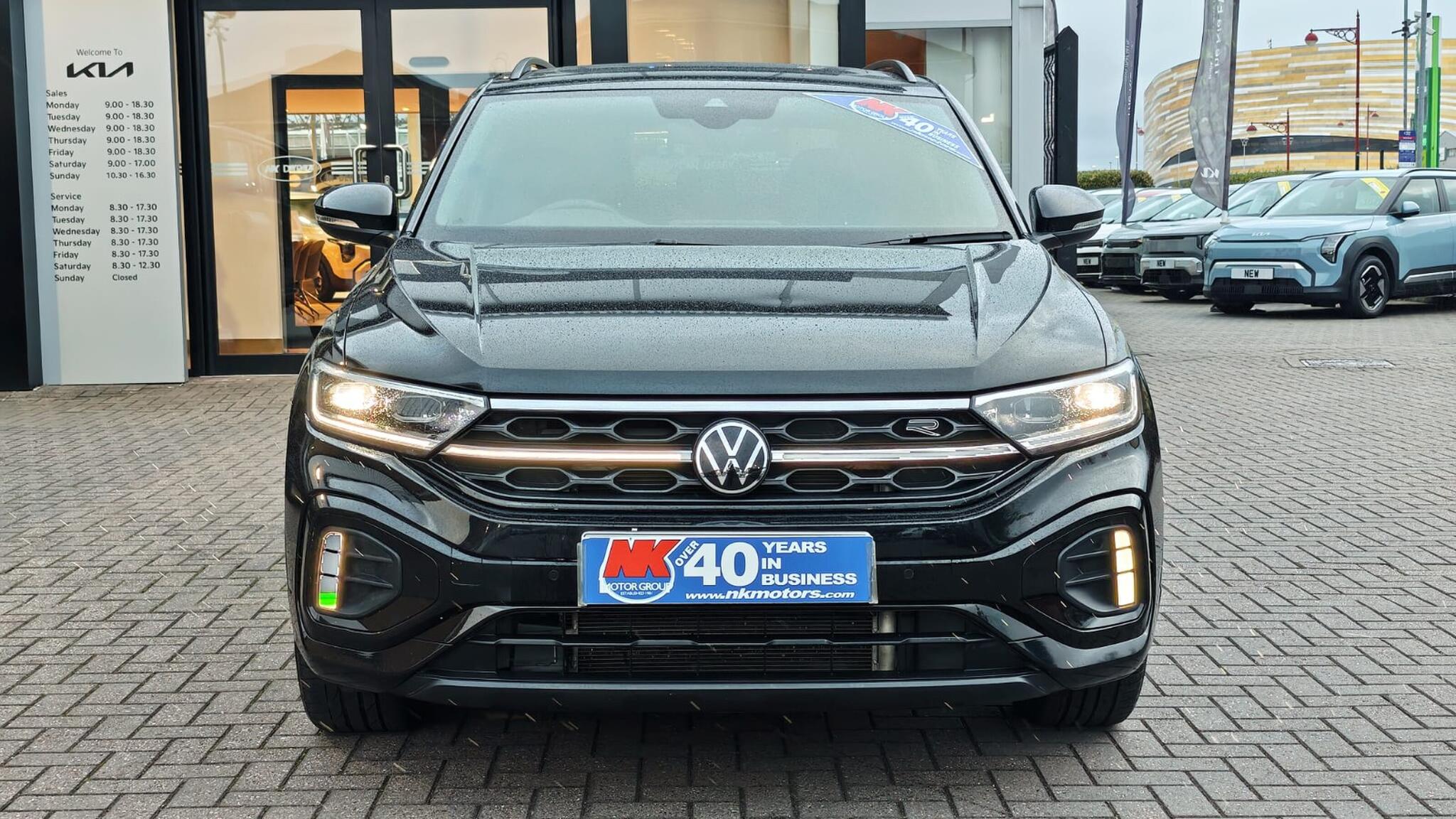 Volkswagen T-Roc view 3
