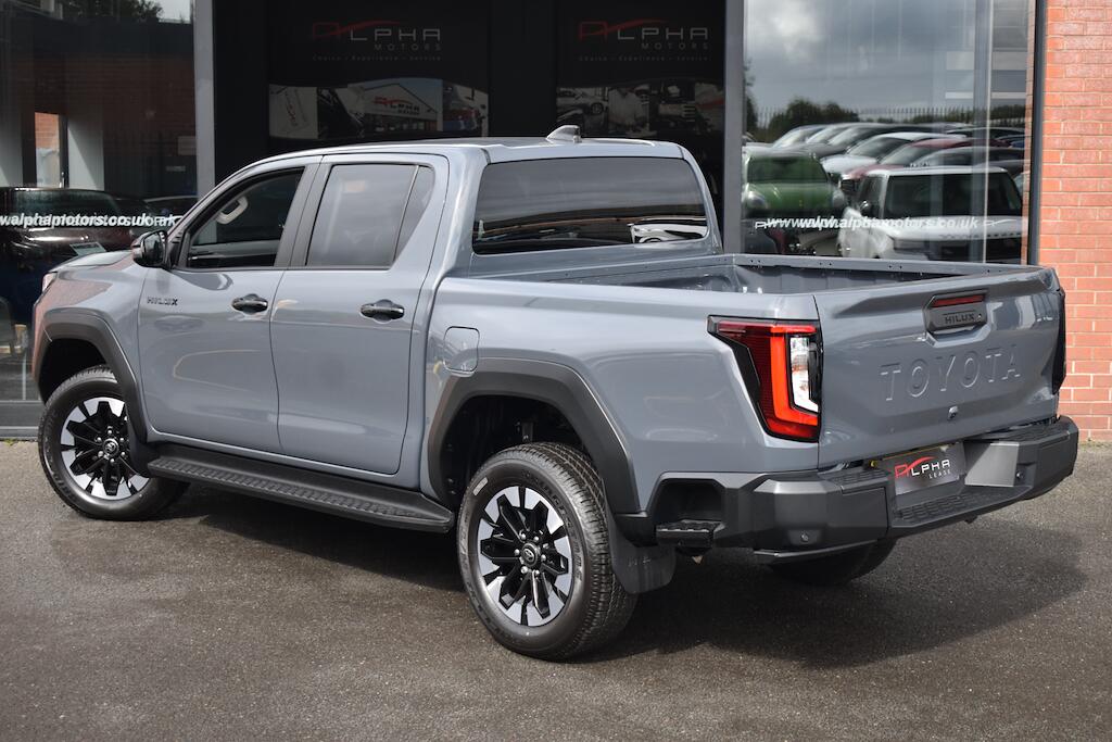 Toyota Hilux view 2