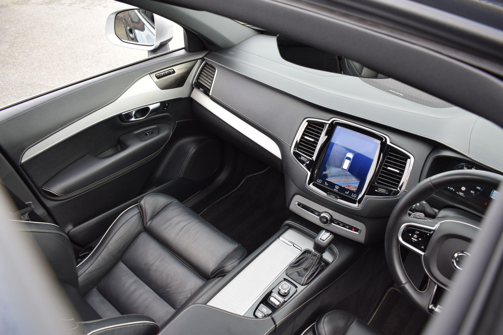 Volvo XC90 view 21