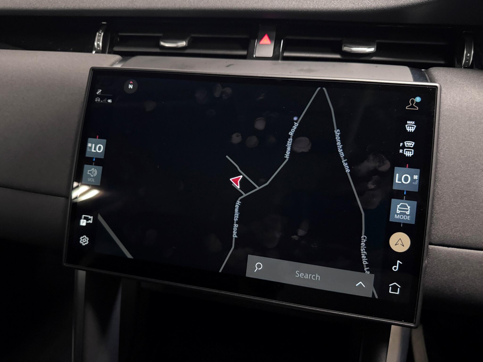 Land Rover Discovery Sport view 13