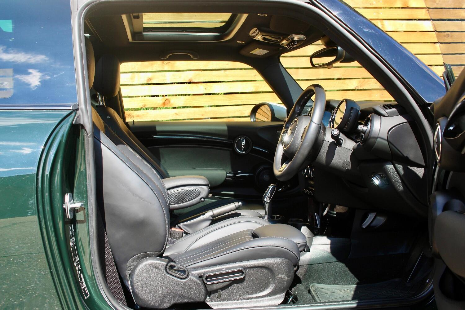 Mini Hatch view 7