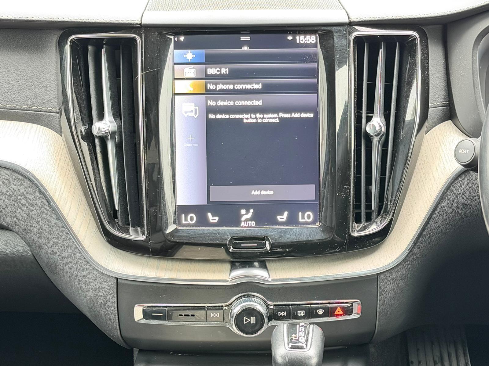 Volvo XC60 view 25