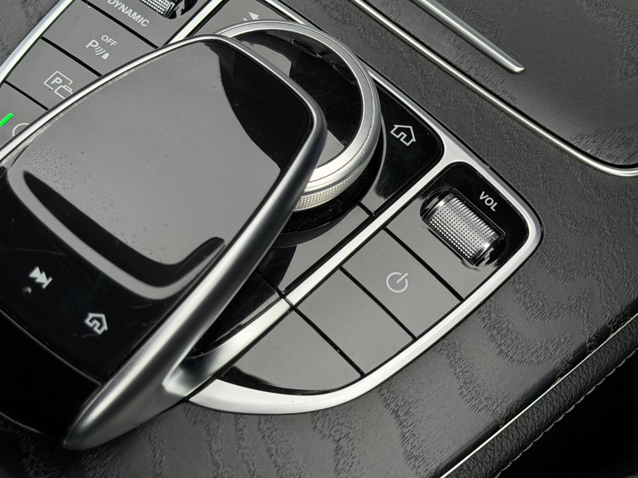 Mercedes-Benz E-Class view 39