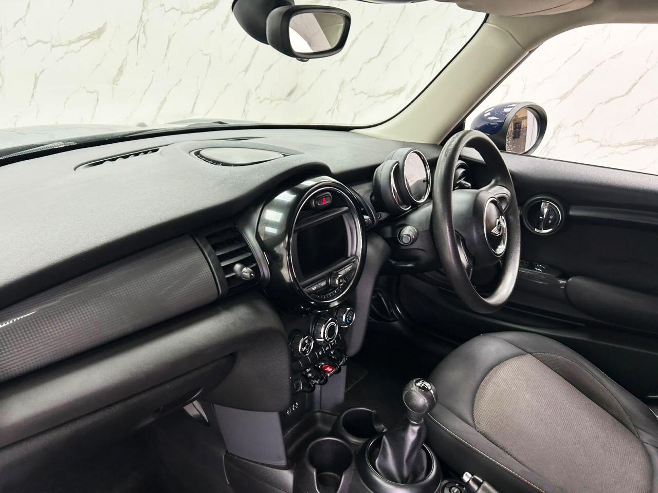 Mini Hatch view 14