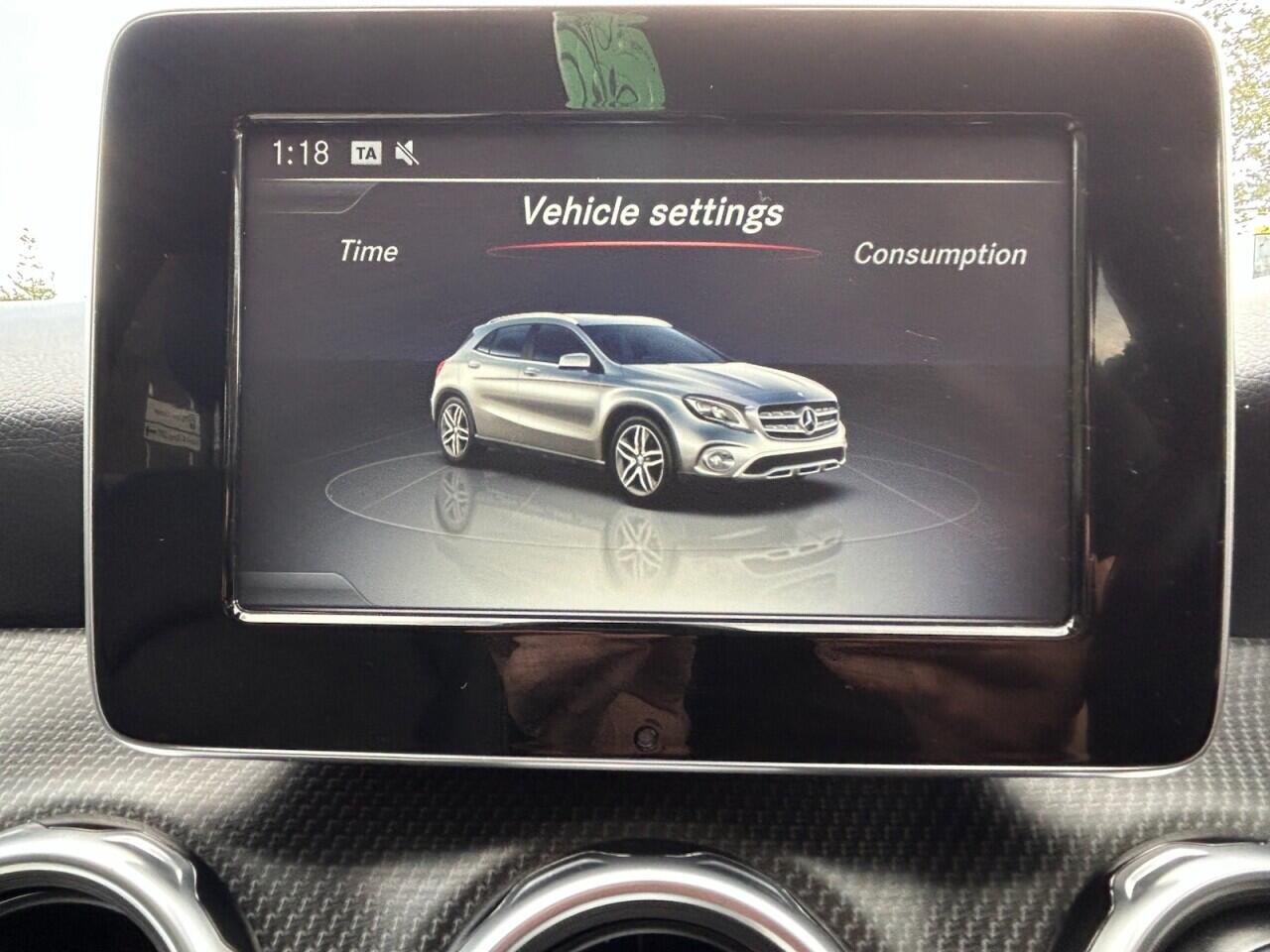 Mercedes-Benz GLA view 36