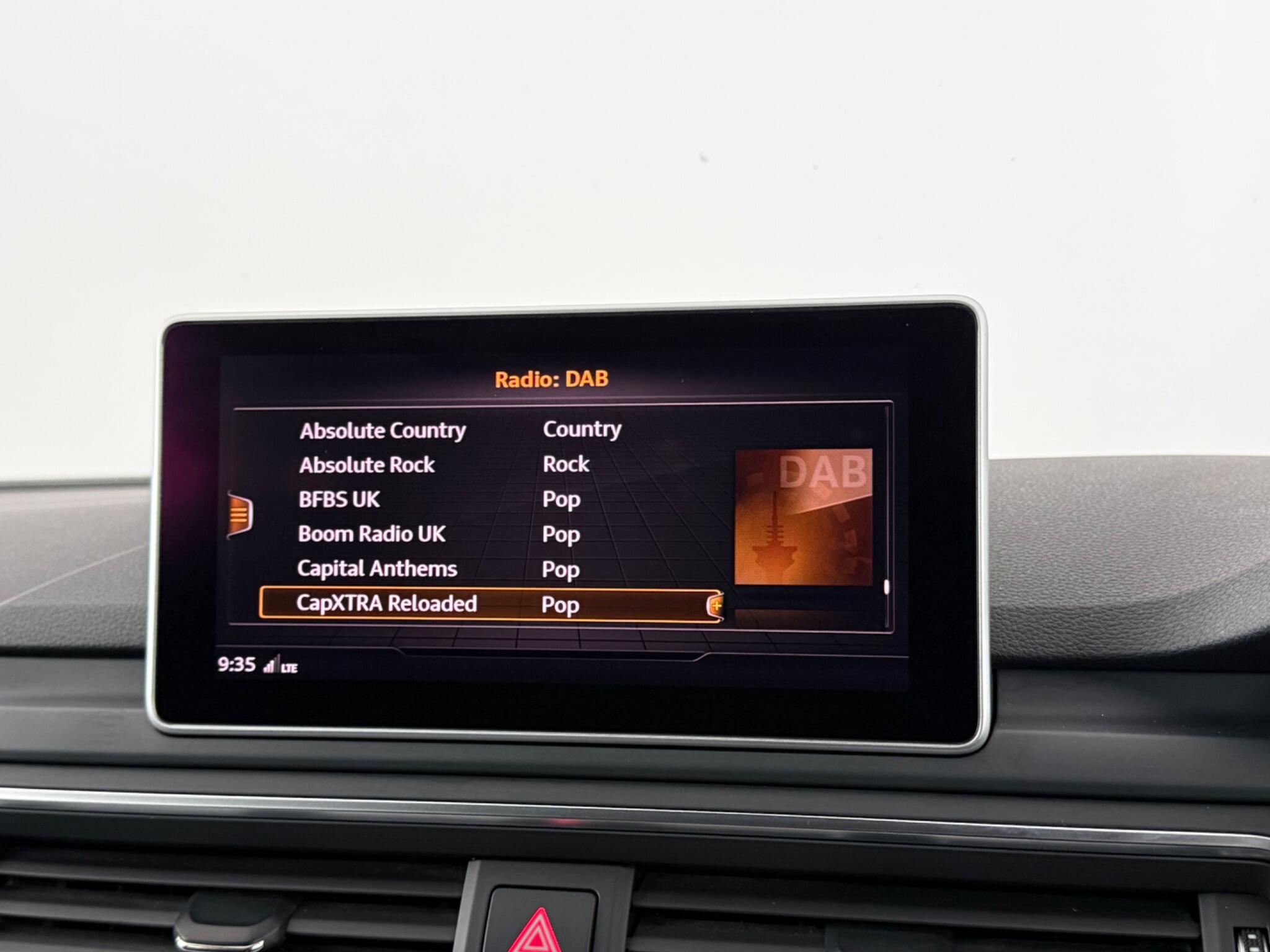 Audi A4 view 28