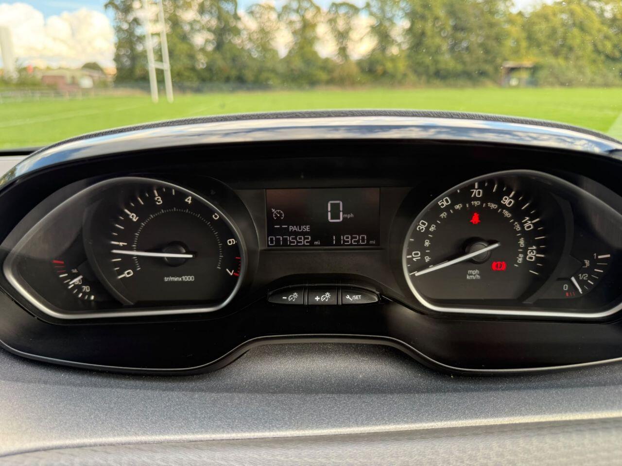 Peugeot 208 view 44