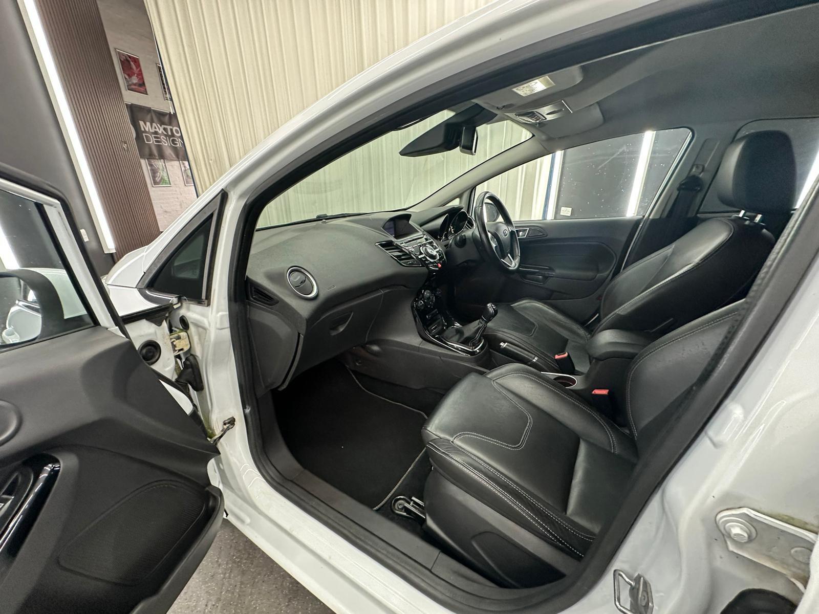 Ford Fiesta view 28