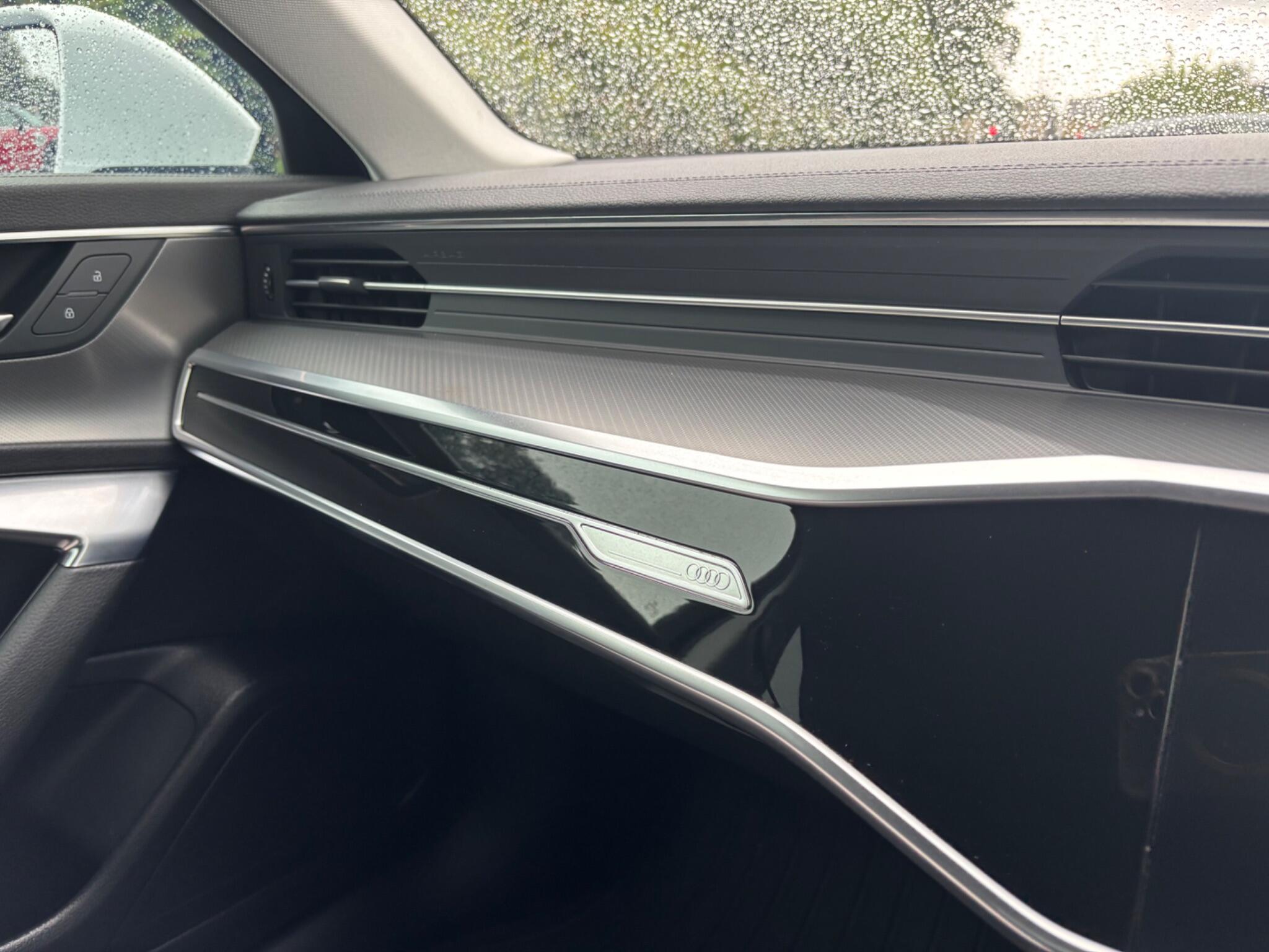 Audi A6 Avant view 23