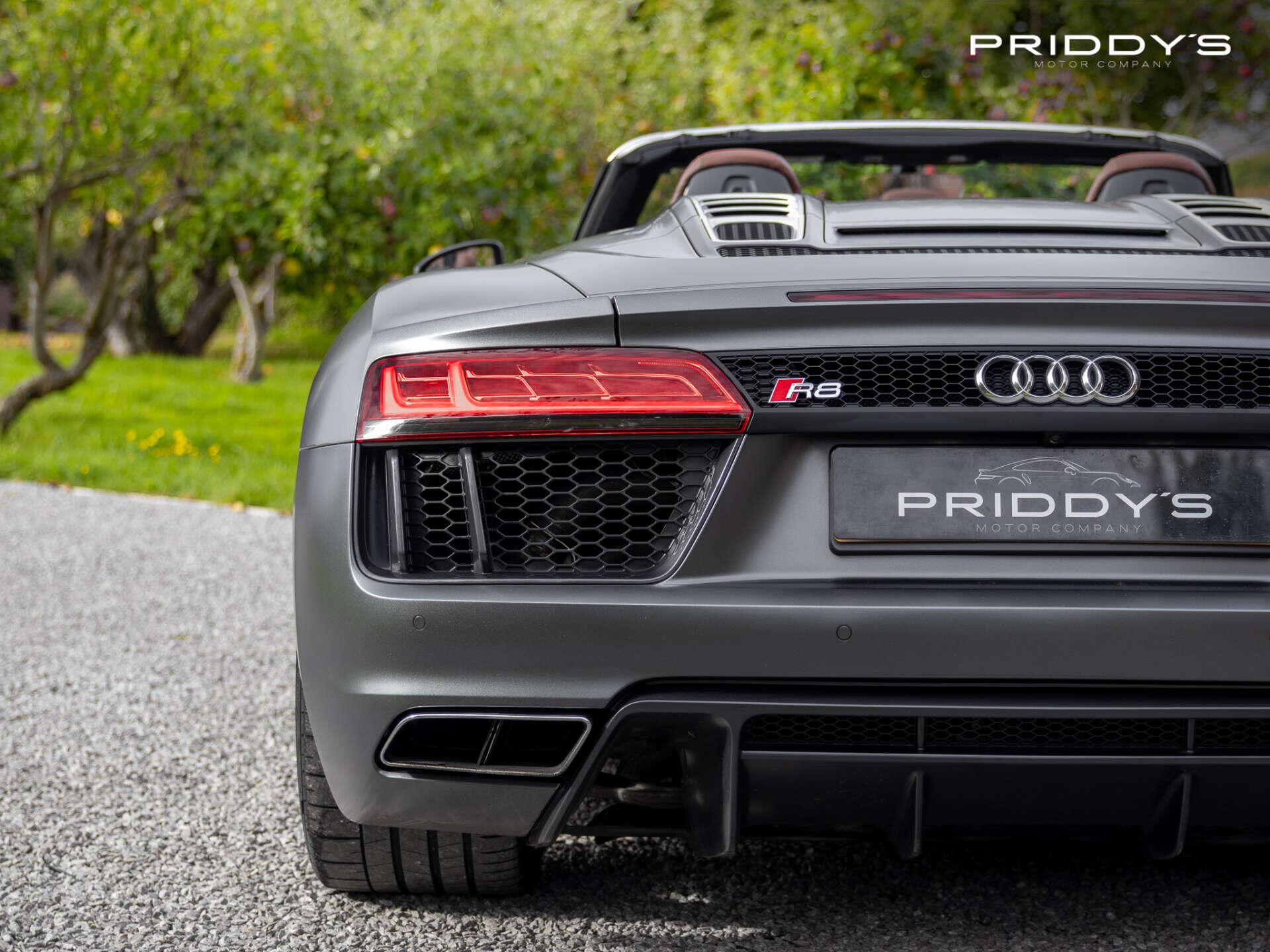 Audi R8 view 57