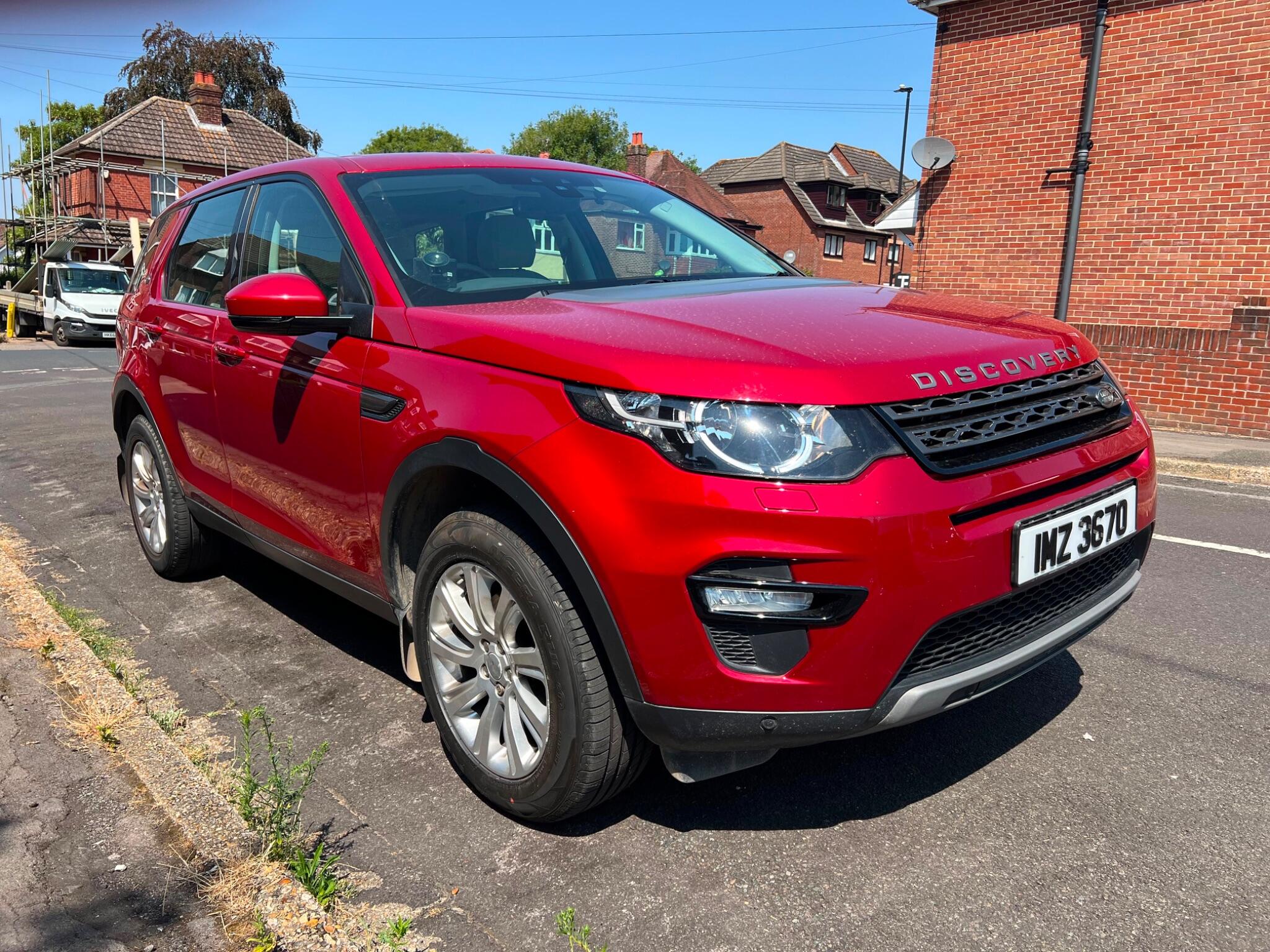Land Rover Discovery Sport view 5