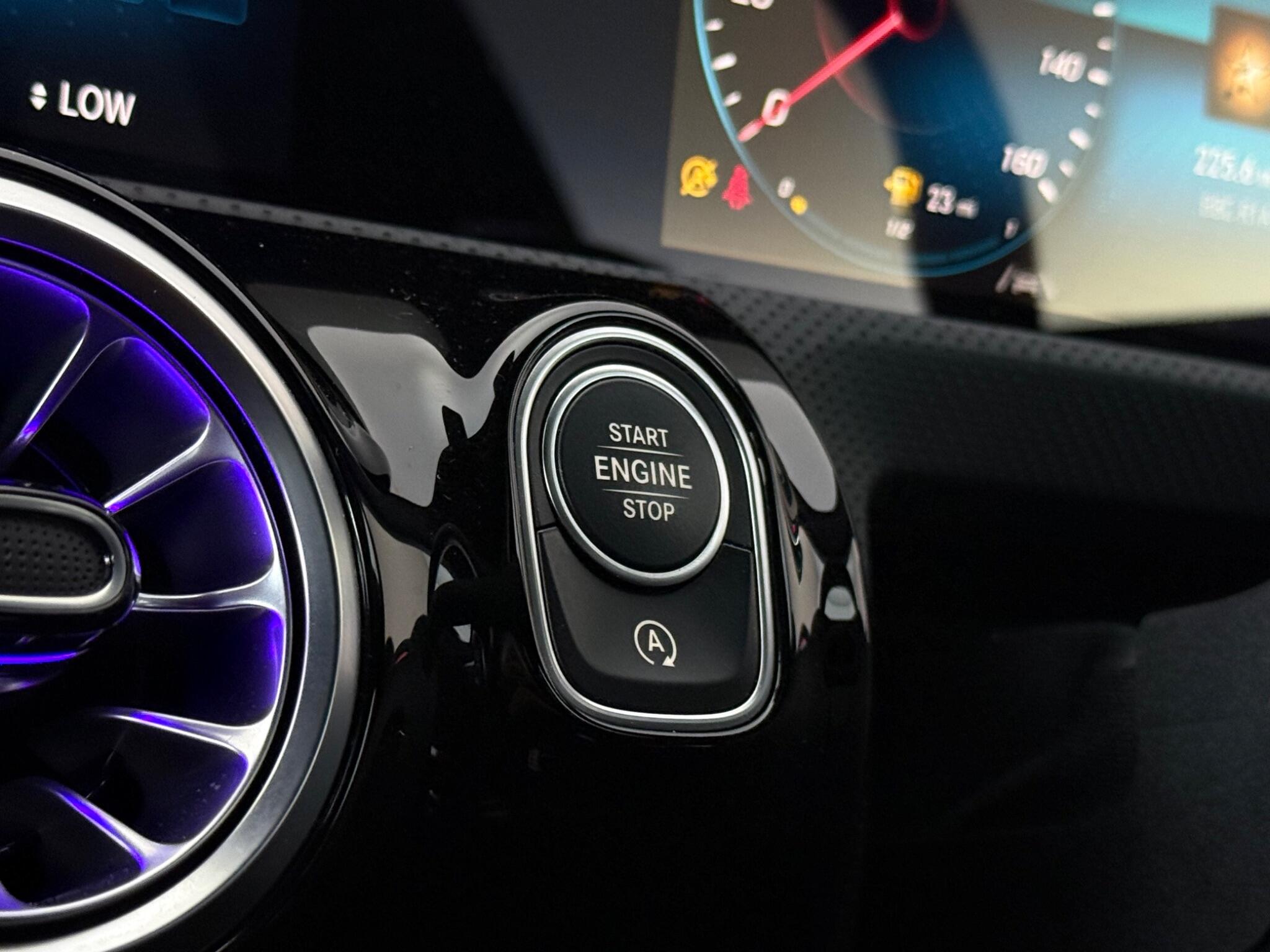 Mercedes-Benz Cla view 24