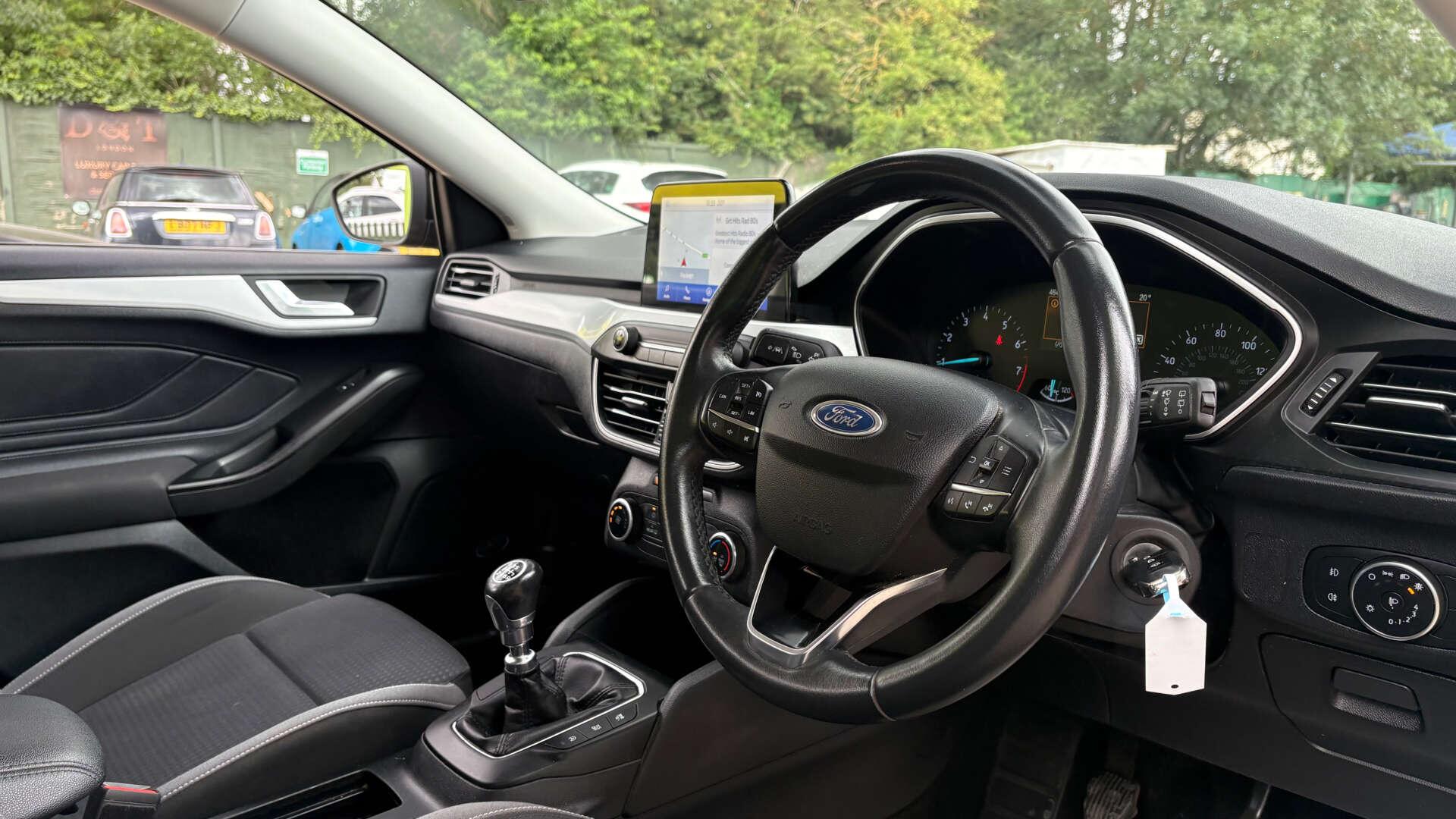 Ford Focus view 7