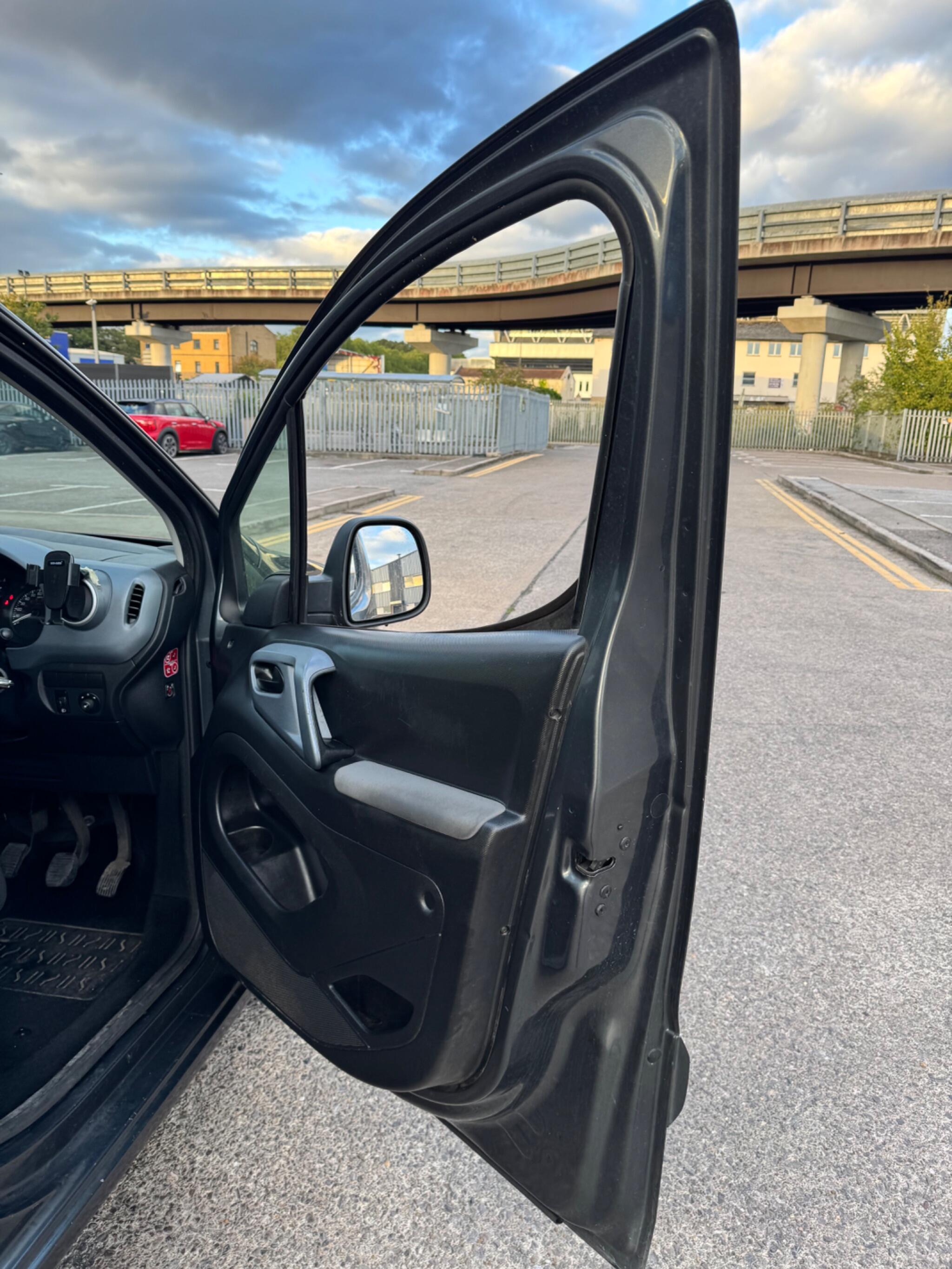 Peugeot Partner Tepee view 33