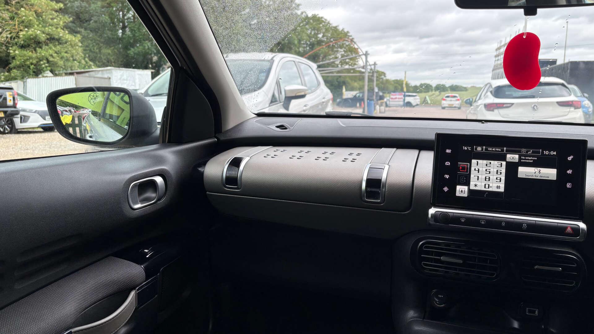 Citroen C4 Cactus view 16