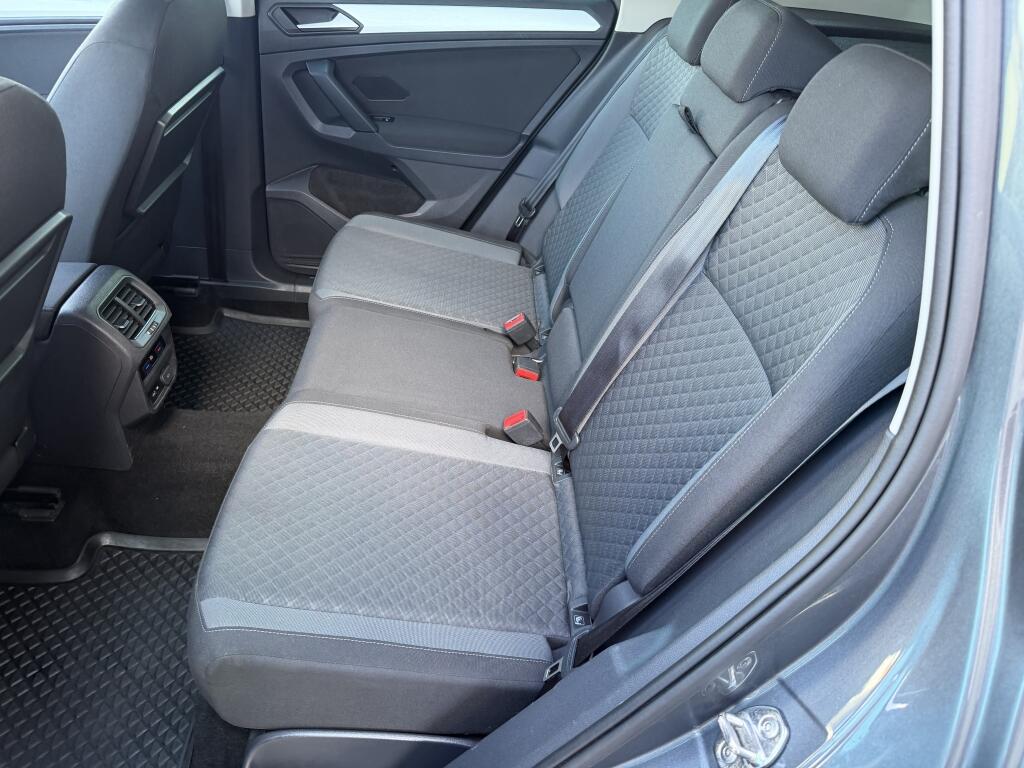 Volkswagen Tiguan view 11