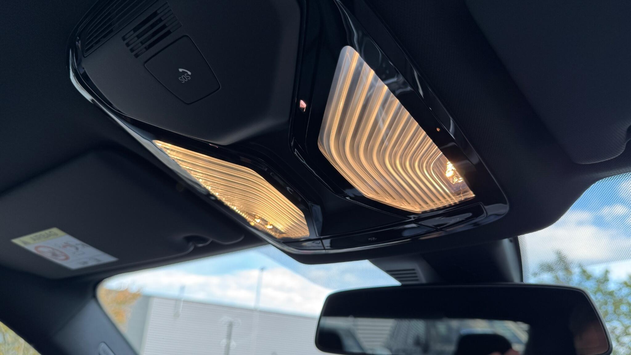 BMW 2 Series view 36